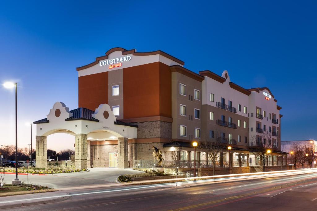 Courtyard by Marriott Fort Worth Historic Stockyards Main image 1